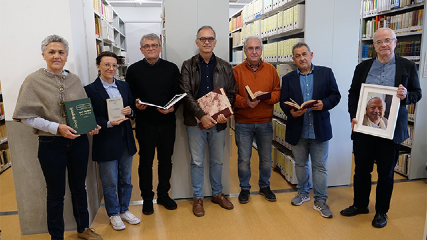 La UMA recibe la biblioteca del profesor y experto en la India Antigua, Michel Angot