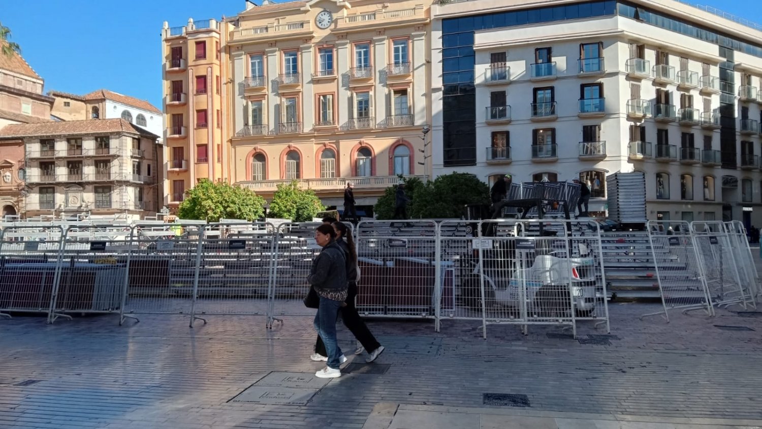 El escenario del Festival de Málaga se despide para dar la bienvenida a las tribunas de Semana Santa