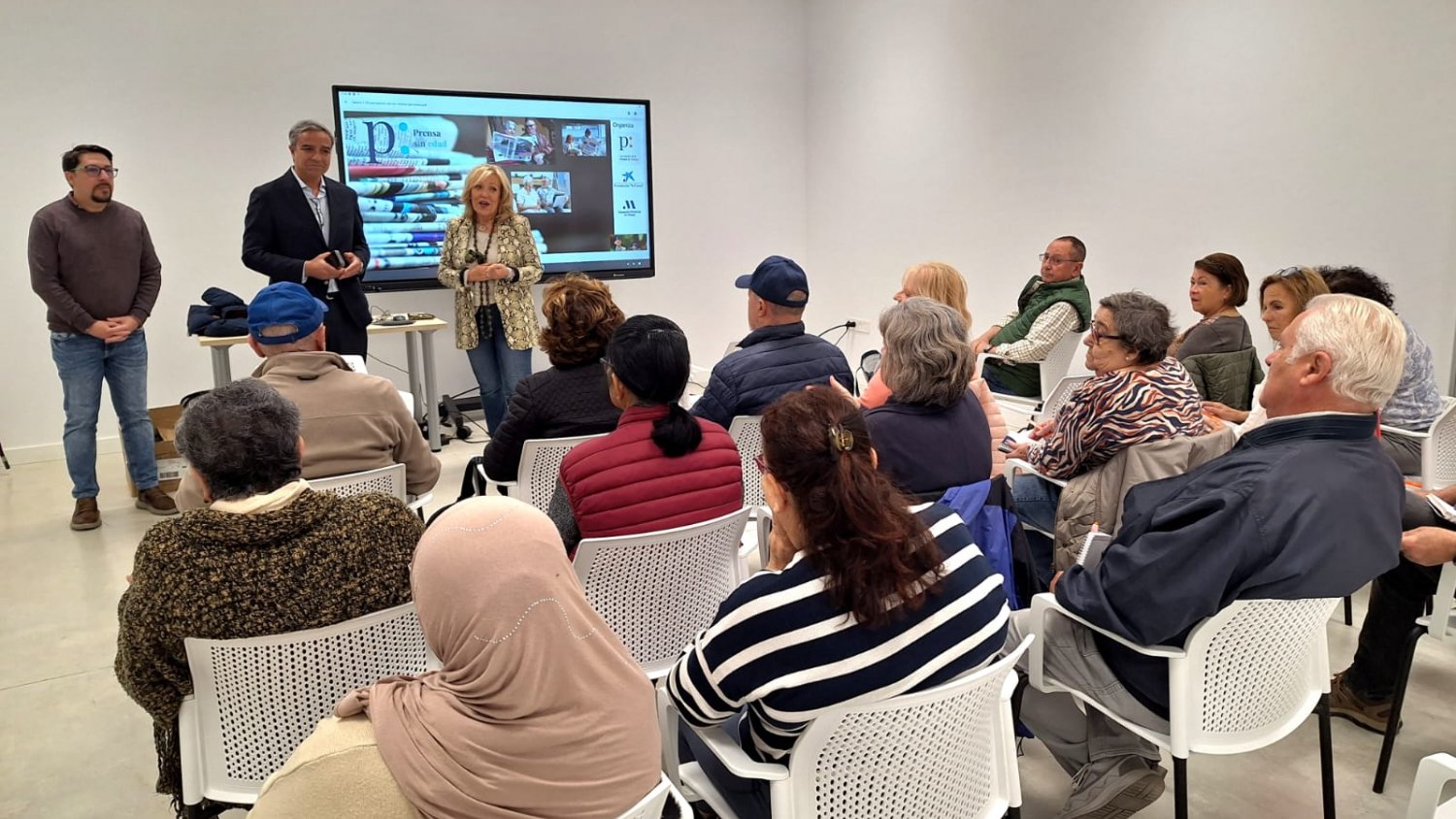 Dan comienzo los talleres de alfabetización mediática para mayores, impulsados por la Asociación de la Prensa de Málaga