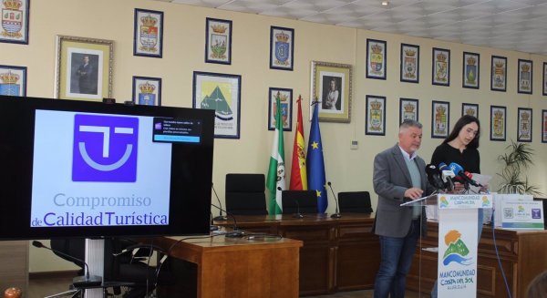 La Mancomunidad Axarquía entrega 15 certificados Sicted de compromiso de Calidad Turística