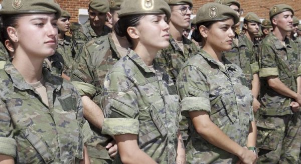El Gobierno incrementa el salario a unos 1.400 efectivos de las Fuerzas Armadas en Málaga