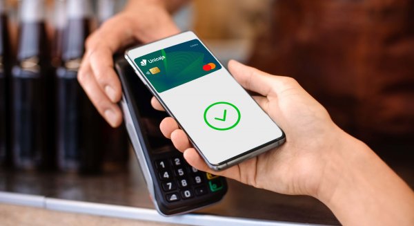 Unicaja ofrece financiación bonificada a los  comercios por el uso del TPV