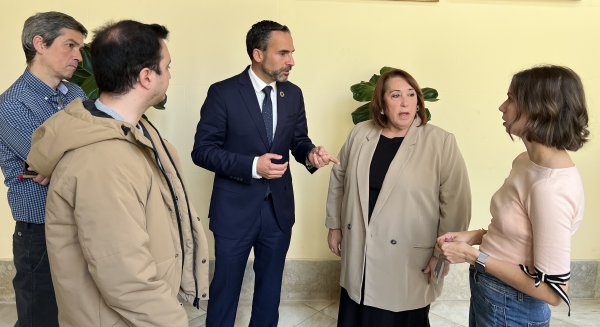 Pérez critica a De la Torre por 'convertir en una condena el acceso a la vivienda en Málaga'