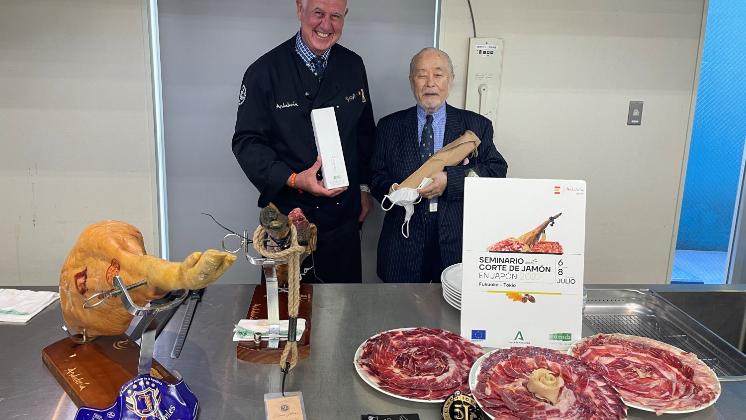 Extenda finaliza con éxito el XIV Seminario de Corte de Jamón en Japón para fomentar el consumo de entre chefs