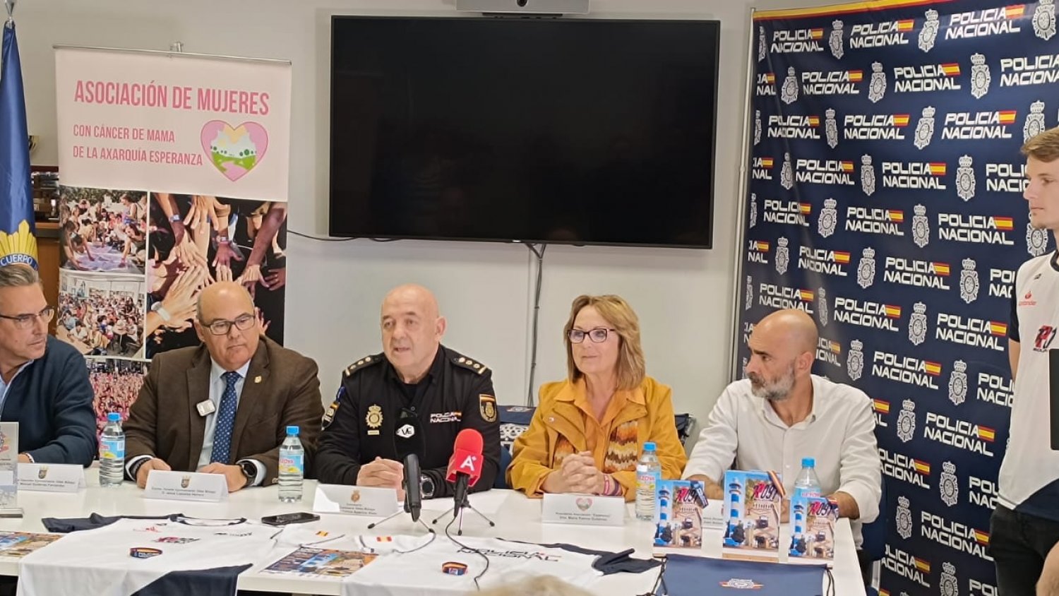 La Policía Nacional presenta la segunda edición de la carrera solidaria 'Ruta 091' en Vélez-Málaga