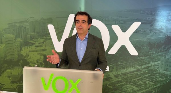 Vox critica al consejero de Turismo 'por apoyar las multas a las compañías aéreas de bajo coste'
