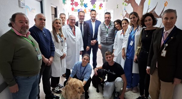 El Área Sanitaria Este de Málaga Axarquía inicia la sexta edición del programa de Terapia Asistida con Perros