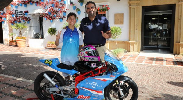 Marbella patrocina la carrera deportiva del joven piloto local Jesús Ríos con 121.000 euros hasta 2025