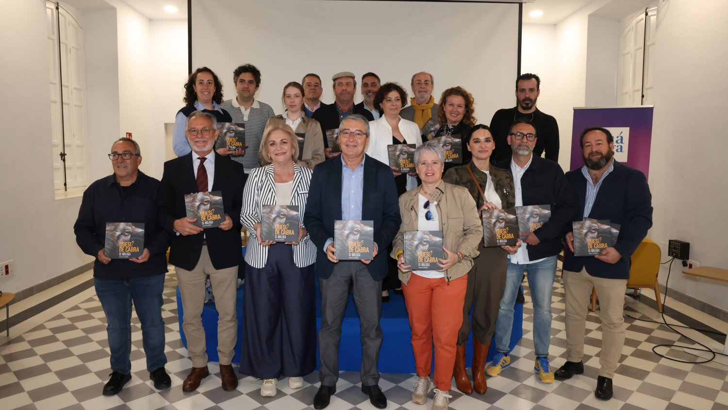 La Diputación de Málaga presenta el libro 'Queso de Cabra de Málaga', un homenaje a la tradición quesera de la provincia