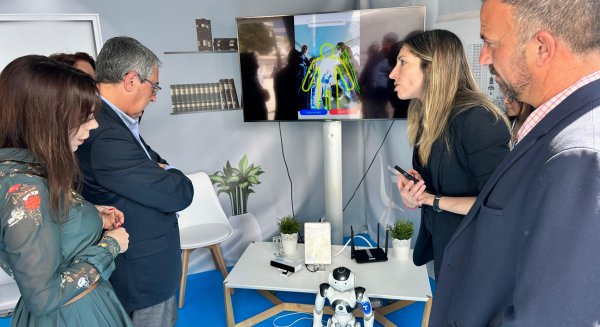 La Diputación y la Junta de Andalucía llevan a Canillas de Aceituno la feria de Metadigital Rural