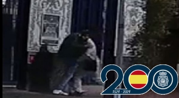 Detenido un carterista que utilizaba el método del 'regate' para sustraer al descuido las pertenencias de turistas en Málaga