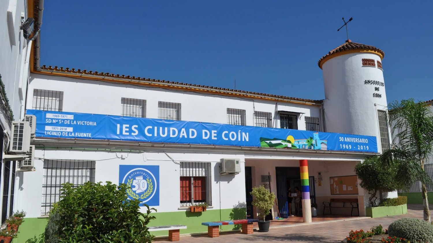 Tres personas agreden a un profesor al salir del instituto 'Ciudad de Coín'