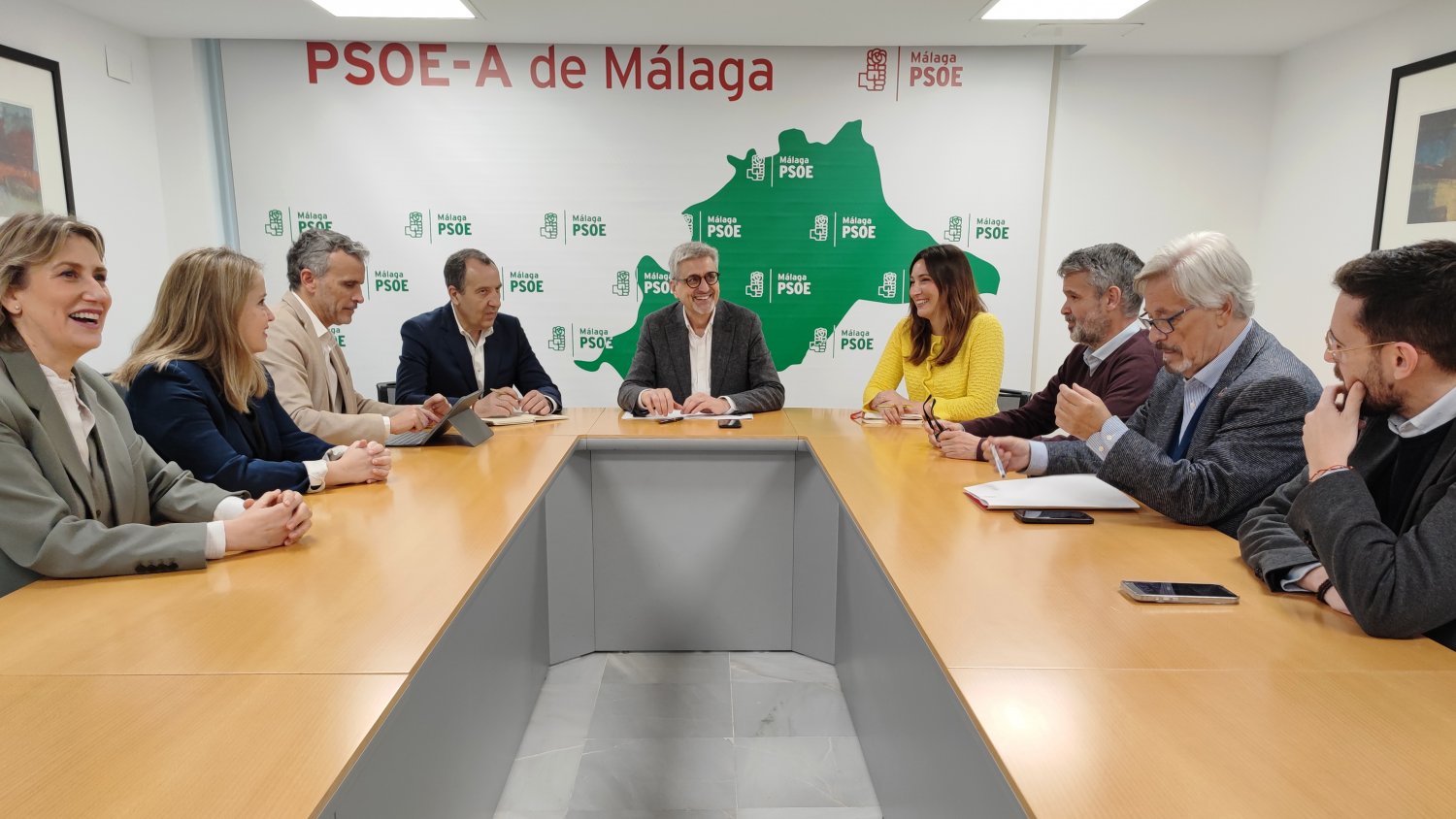 El PSOE emplaza a la Junta y a la Diputación a destinar ayudas a las empresas malagueñas afectadas por los aranceles de Trump