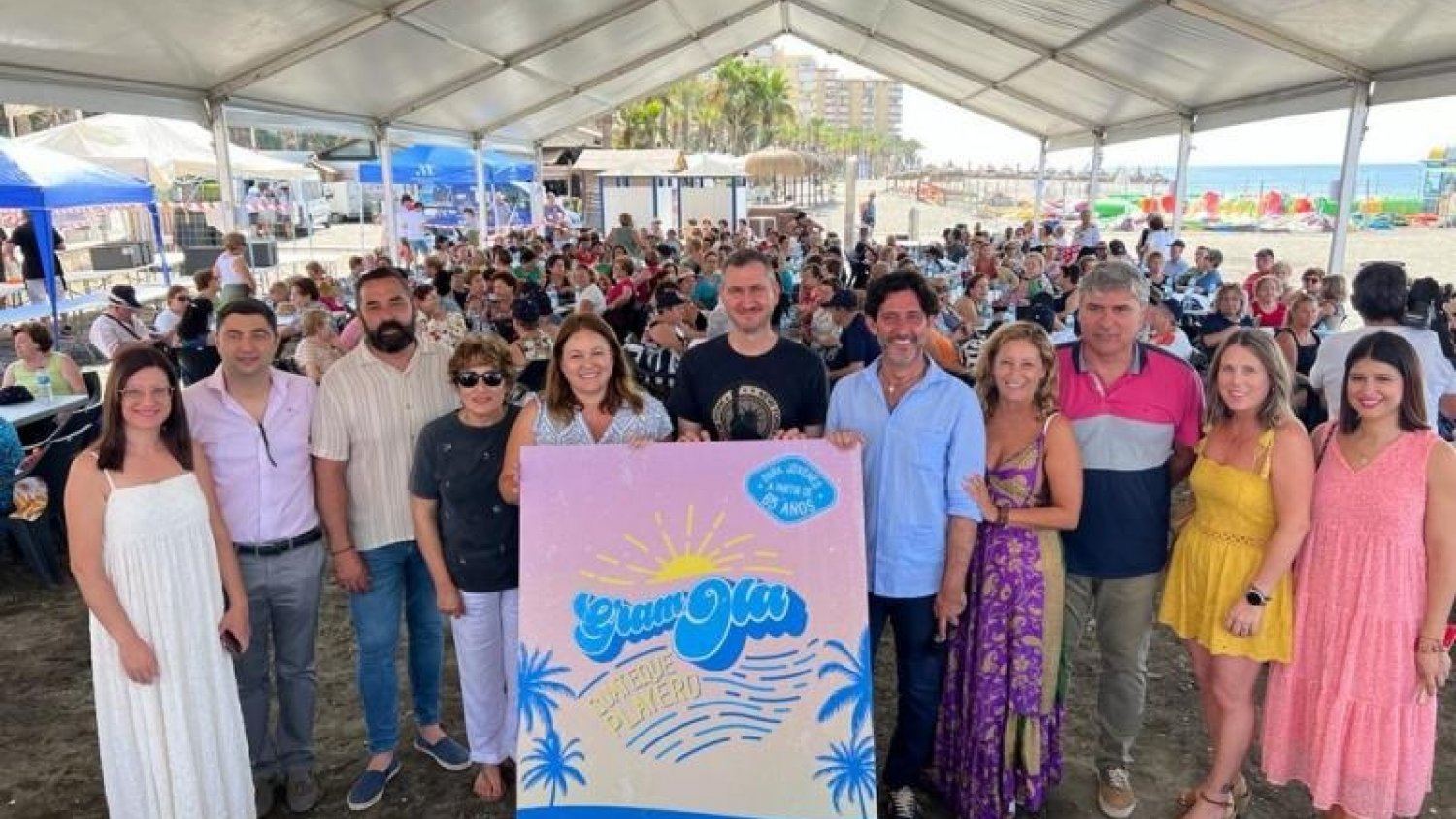 Más de 1.500 mayores de la provincia participan en los encuentros playeros La Gramola