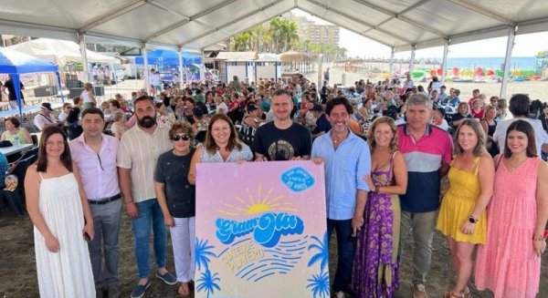 Más de 1.500 mayores de la provincia participan en los encuentros playeros La Gramola