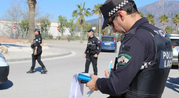 La Policía Local de Mijas localiza y detiene a ocho personas reclamadas por la justicia en una semana