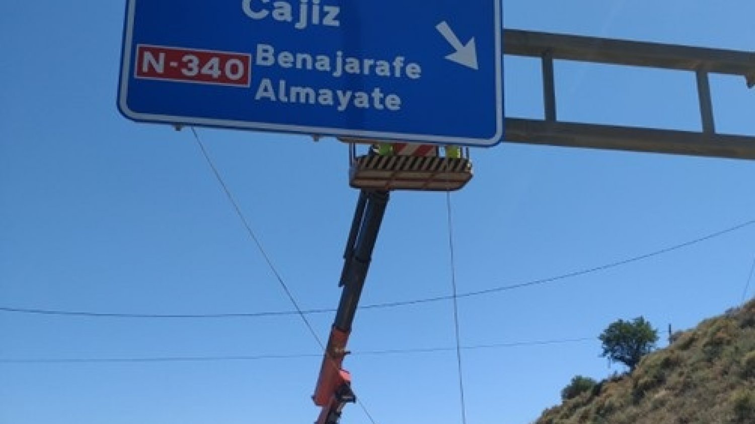 Transportes adjudica por 19,5 millones de  euros un contrato para la conservación de 163 km de carreteras en Málaga 