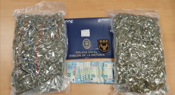 Detenido en Rincón de la Victoria un hombre por ocultar en el interior de su vehículo más de dos kilos de marihuana
