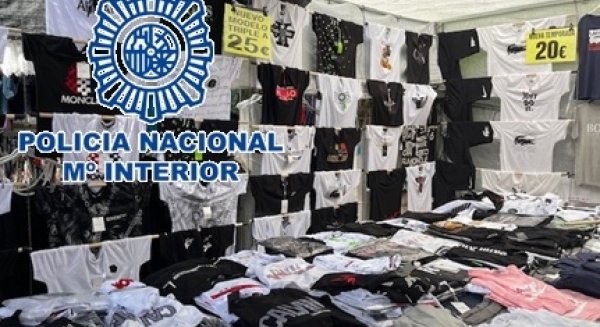 La Policía Nacional interviene más de 19.500 efectos falsificados en Fuengirola y Mijas en una operación con 15 detenidos