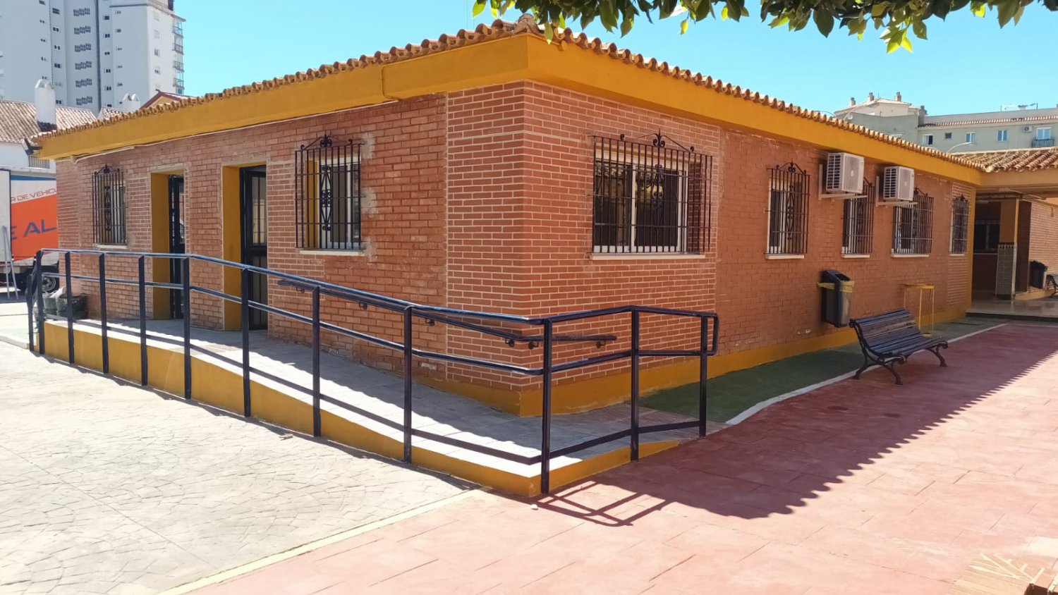 Educación crea dos aulas y elimina barreras en el IES Fuengirola Nº 1 con una inversión de 117.000 euros
