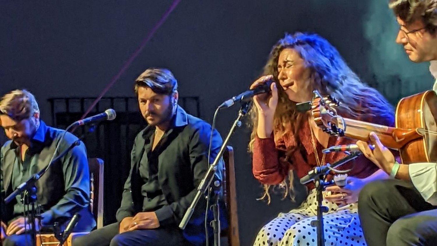 Sandra Carrasco envuelve de dulzura flamenca el patio de La Rábida