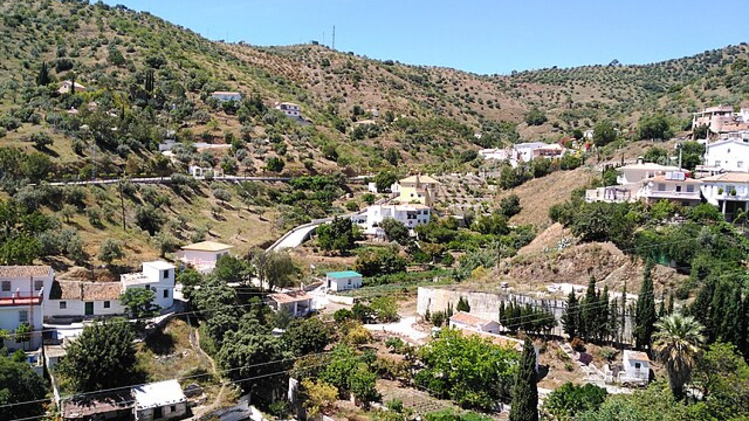 La concejala independiente y el PSOE de Totalán registran una moción de censura