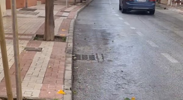 Con Málaga critica la retirada de vehículos en Cruz Verde y exige al alcalde que exima a los vecinos del pago de las multas y la grúa