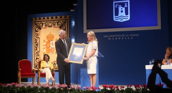 Marbella decreta dos días de luto oficial por el fallecimiento del escritor Mario Vargas Llosa, premio Nobel de Literatura e Hijo Adoptivo de la ciudad