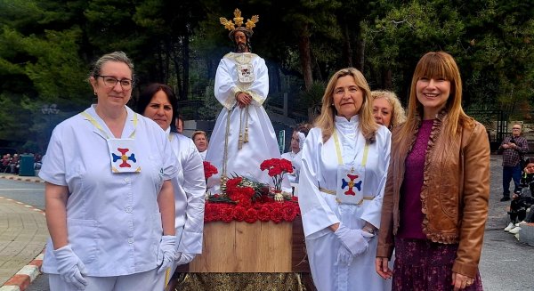 El centro de mayores de El Palo celebra la procesión del 'Cautivo Chico'