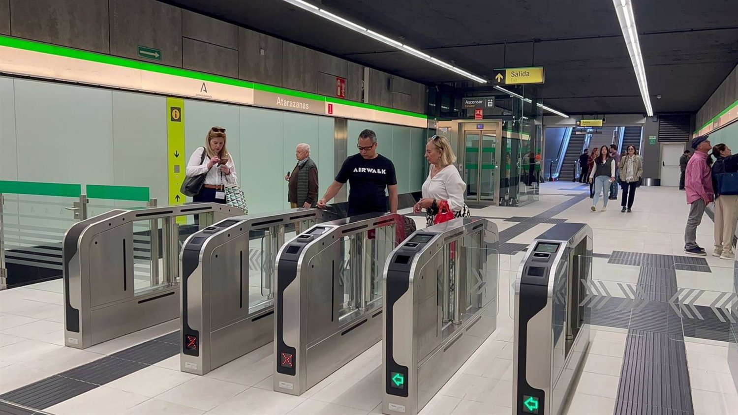 La estación de metro de Atarazanas queda restringida como salida entre las 17.00 y las 00.00 hasta el 18 de abril