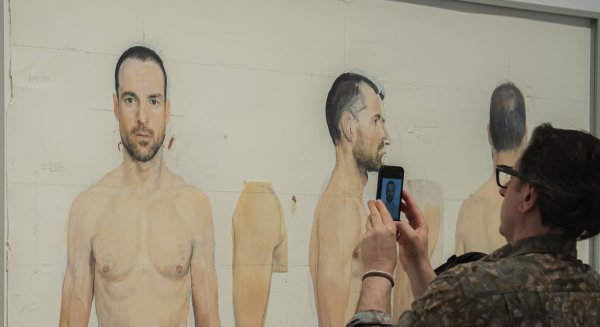 Estepona exhibe tres de las últimas obras en proceso del pintor y escultor Antonio López 