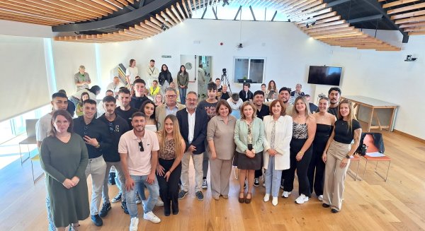 La Junta invierte 675.000 euros para fomentar la contratación de 35 desempleados en Algarrobo