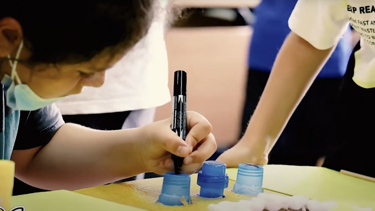 El programa educativo municipal 'Teenbizz' acerca el emprendimiento a más de 820 escolares malagueños