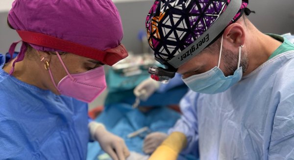 Cirujanos del Hospital de Antequera realizan 50 intervenciones quirúrgicas en una zona rural de Tanzania