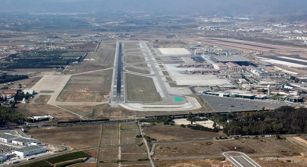 El Aeropuerto de Málaga sufre cancelaciones y retrasos de vuelos por el gran apagón eléctrico