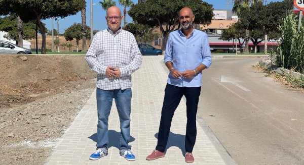 Torre del Mar finaliza las obras del nuevo acerado que une El Tomillar con la avenida Juan Carlos I