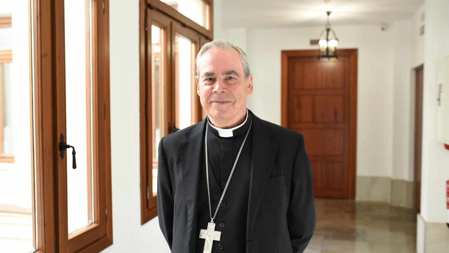 El obispo de Málaga, Jesús Catalá, ingresado en la UCI tras sufrir una infección derivada de una operación