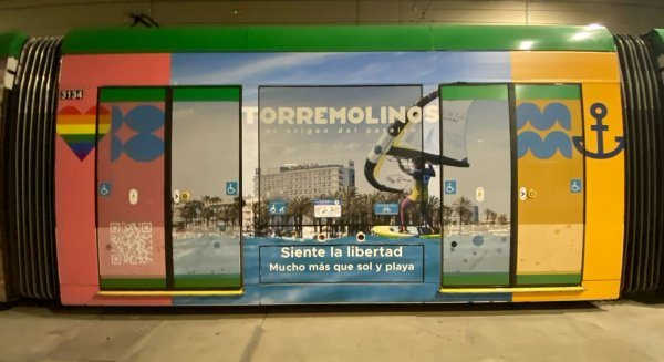 Torremolinos impulsa el turismo familiar, deportivo y de proximidad con una campaña promocional en el metro de Málaga