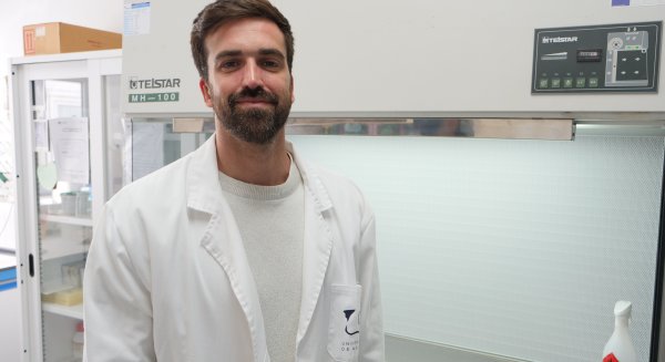 Un científico de la UMA revela la solución de las comunidades microbianas para sobrevivir al estrés ambiental es la autosuficiencia