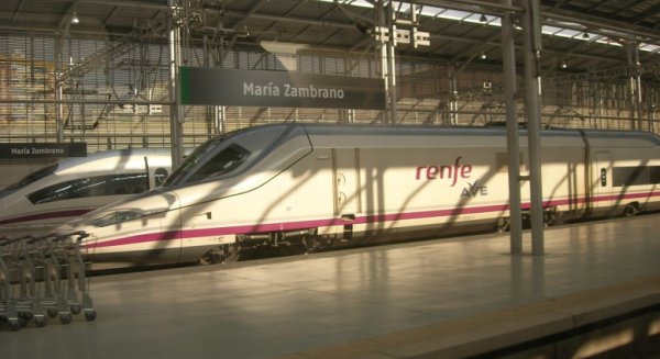 Una incidencia en la línea Madrid-Sevilla colapsa el tráfico ferroviario y afecta a la estación María Zambrano 