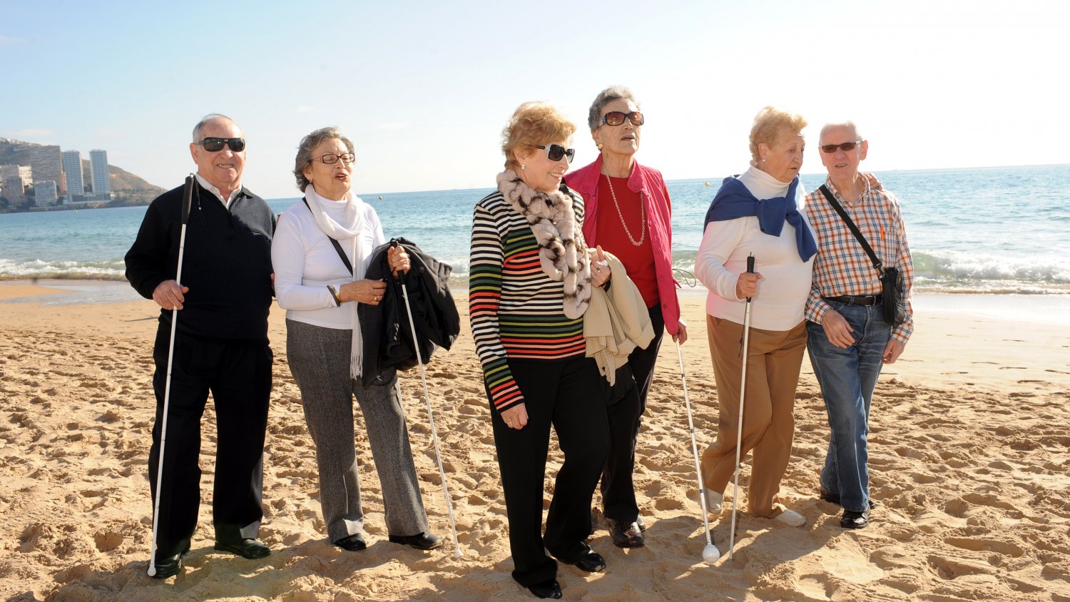 La ONCE reúne en Fuengirola a 170 personas mayores con ceguera que viven solas para compartir la ‘Primavera  Senior 2025’