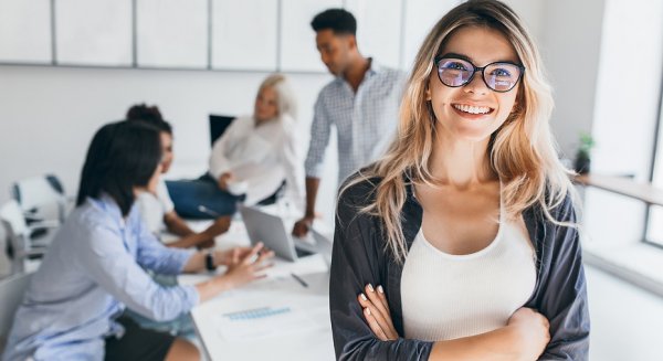 Empleo destina 120 millones en incentivos para la contratación de 13.330 jóvenes desempleados