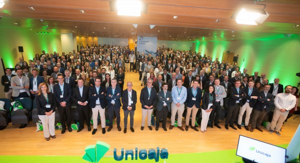 Unicaja reúne a más de 300 directivos para trasladar las claves de su Plan Estratégico 2025-2027