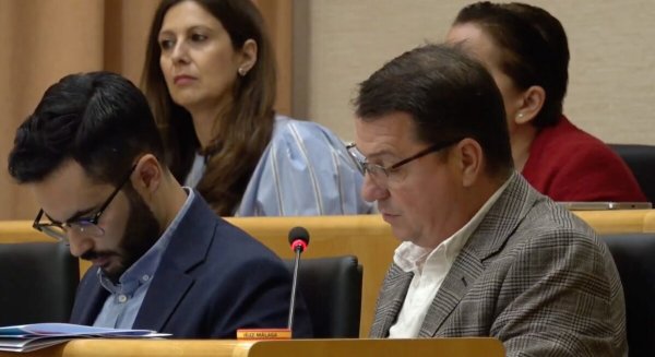 El Ayuntamiento de Vélez-Málaga aprueba la moción de Vox para demandar la conexión de los ríos Torrox y Algarrobo