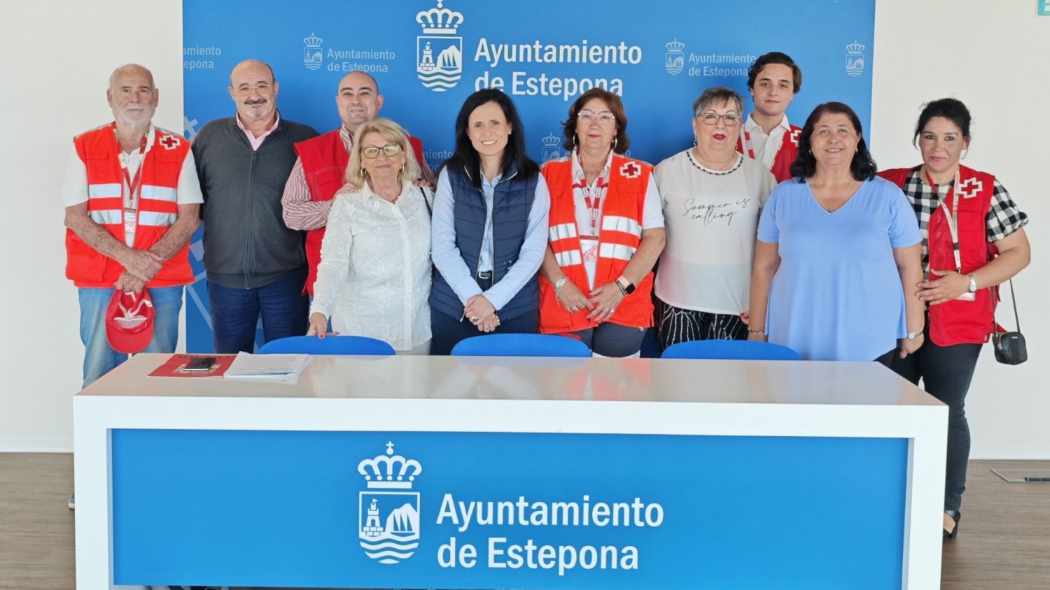 Estepona agradece a Cruz Roja Estepona la atención que prestó a más de 1.400 personas durante el pasado año 