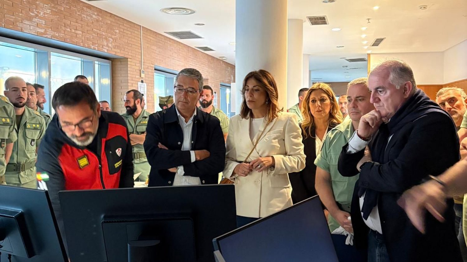 El Consorcio Provincial de Bomberos coordina los avisos durante la realización de la prueba cívico-militar de los 101 Km de La Legión en Ronda