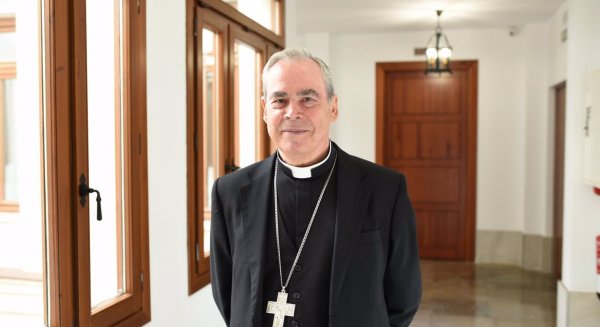 El obispo de Málaga, Jesús Catalá, recibe el alta hospitalaria tras una infección