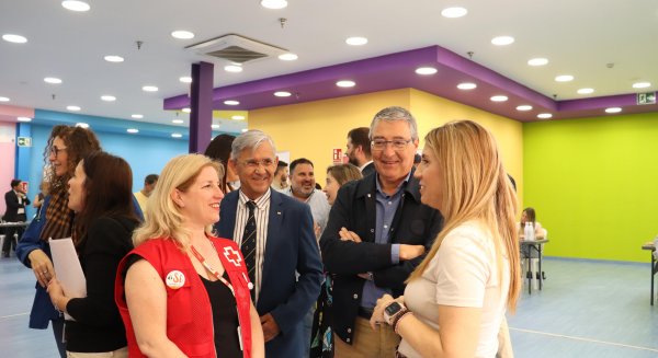 El Ayuntamiento de Rincón de la Victoria impulsa la Feria de Empleo de Cruz Roja en la que participan hasta 19 empresas y supera los 400 inscritos