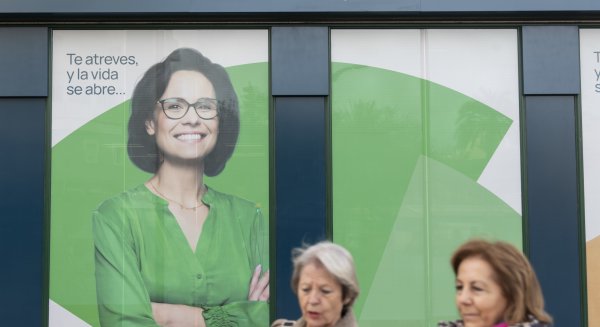 Unicaja ofrece un seguro de salud para mayores de 60 años y sin necesidad de cuestionario médico