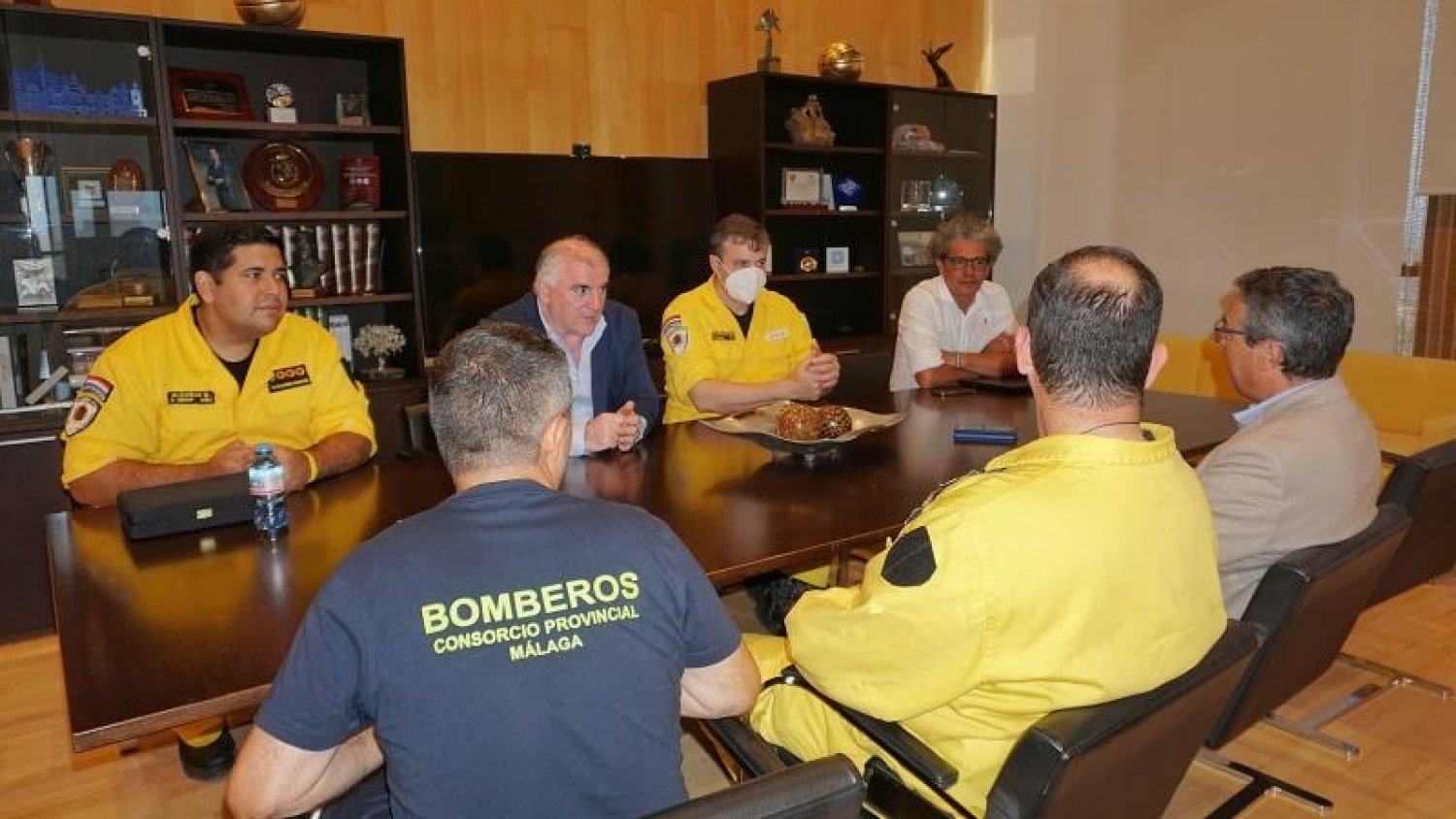 Diputación de Málaga dona ocho camiones al Cuerpo de Bomberos Voluntarios de Paraguay